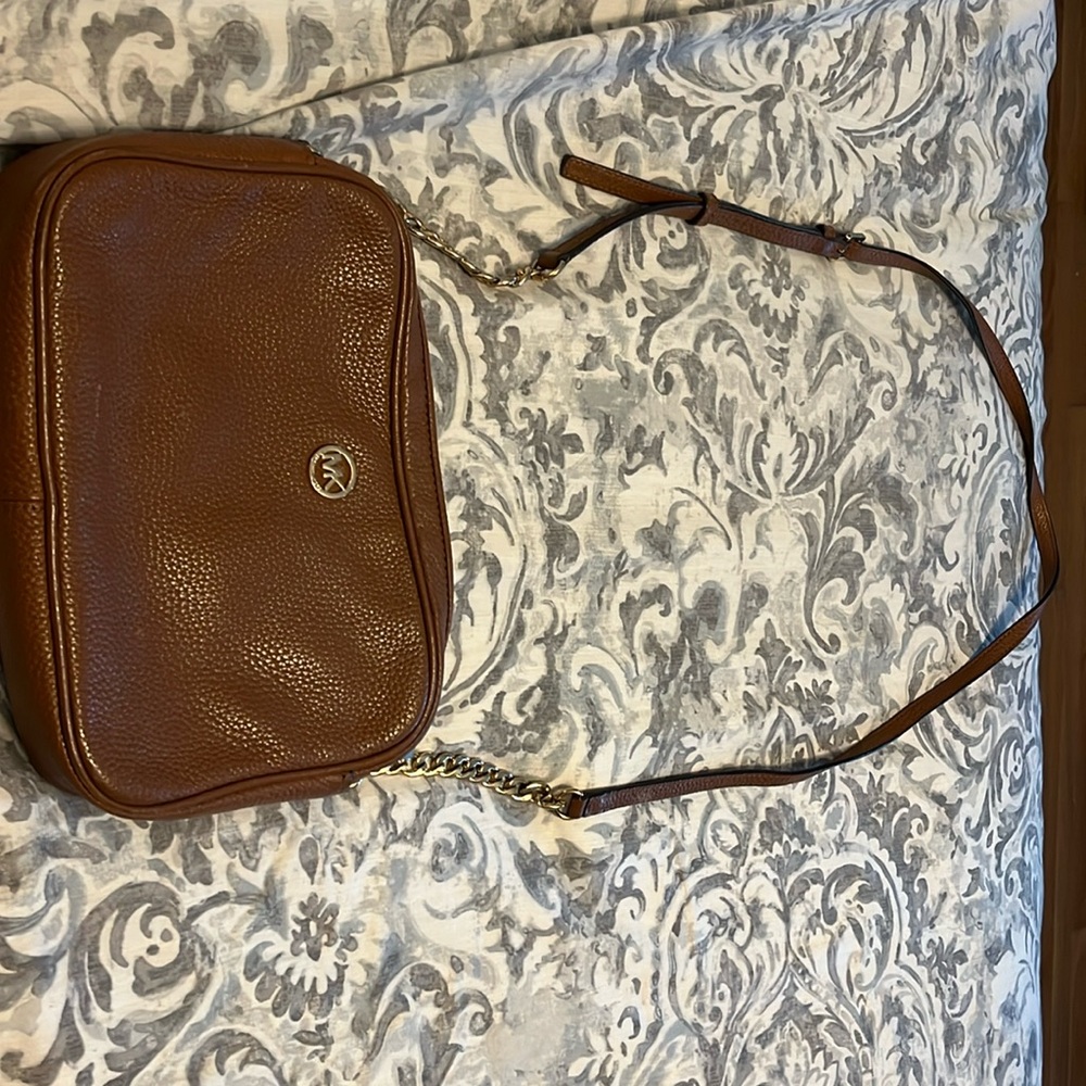 Tan Micheal Kors Crossbody bag